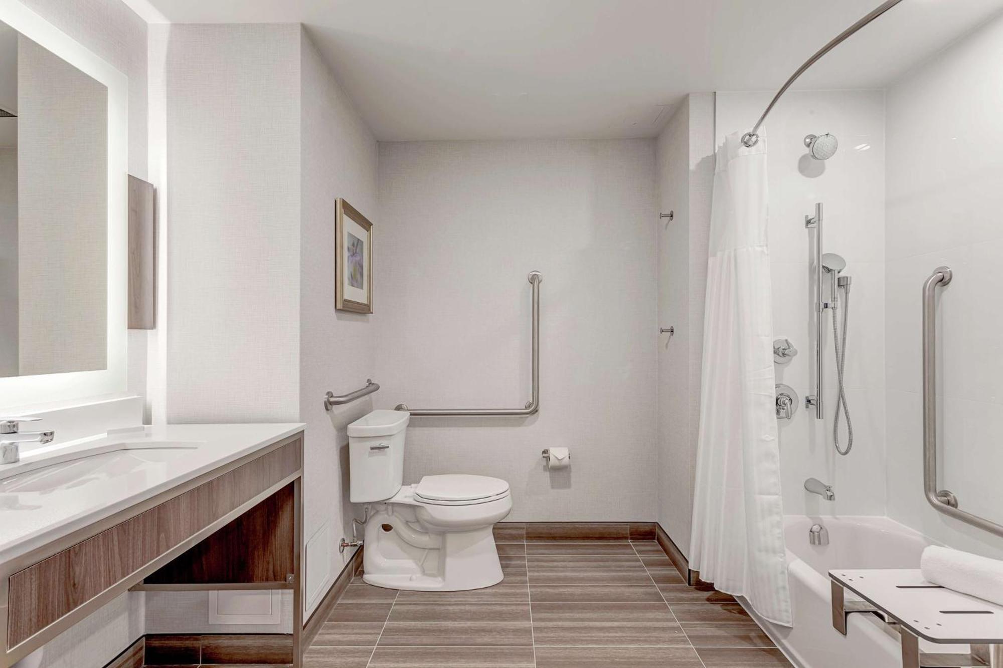Hilton Garden Inn Toronto/Brampton West, Ontario, Canada מראה חיצוני תמונה