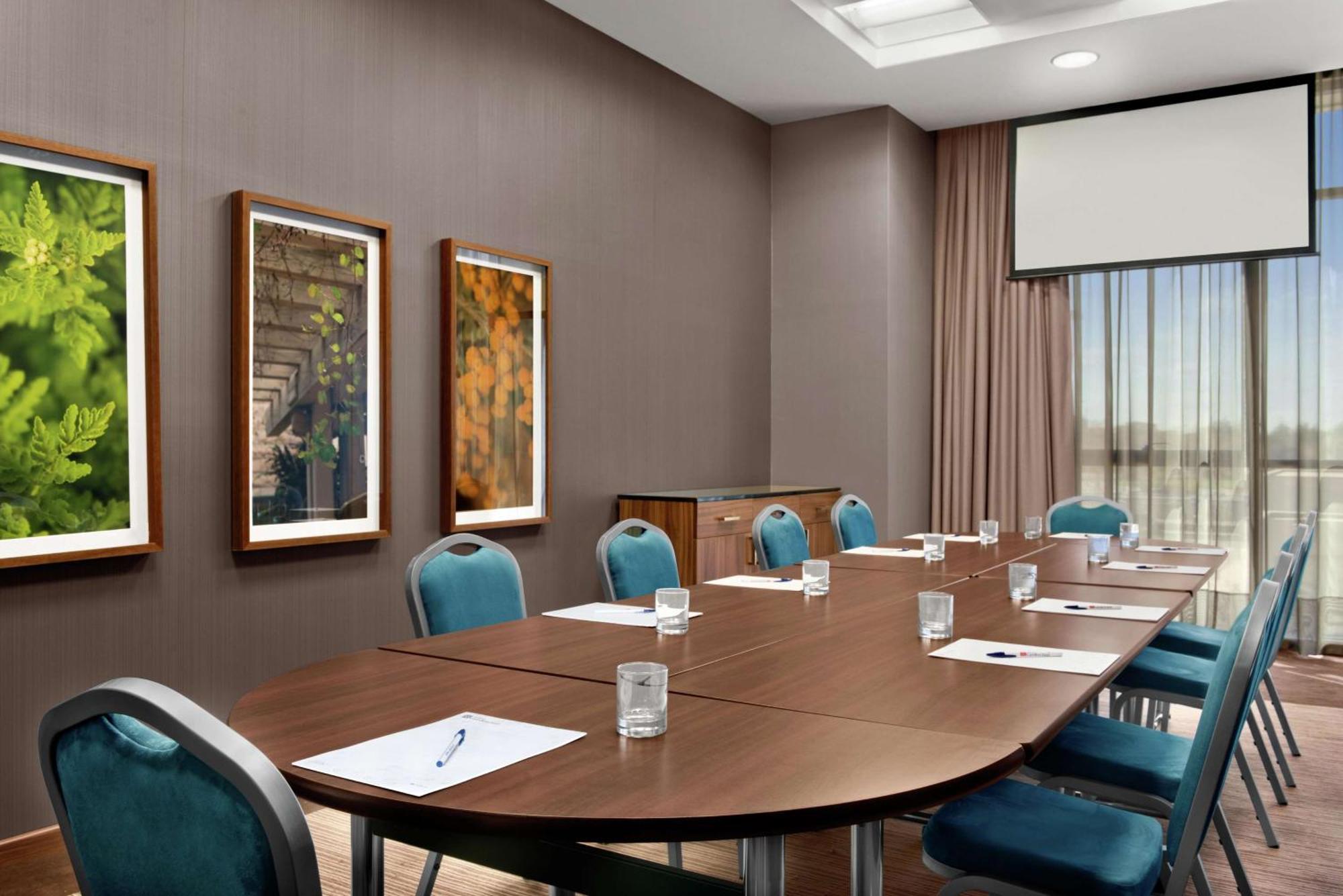 Hilton Garden Inn Toronto/Brampton West, Ontario, Canada מראה חיצוני תמונה
