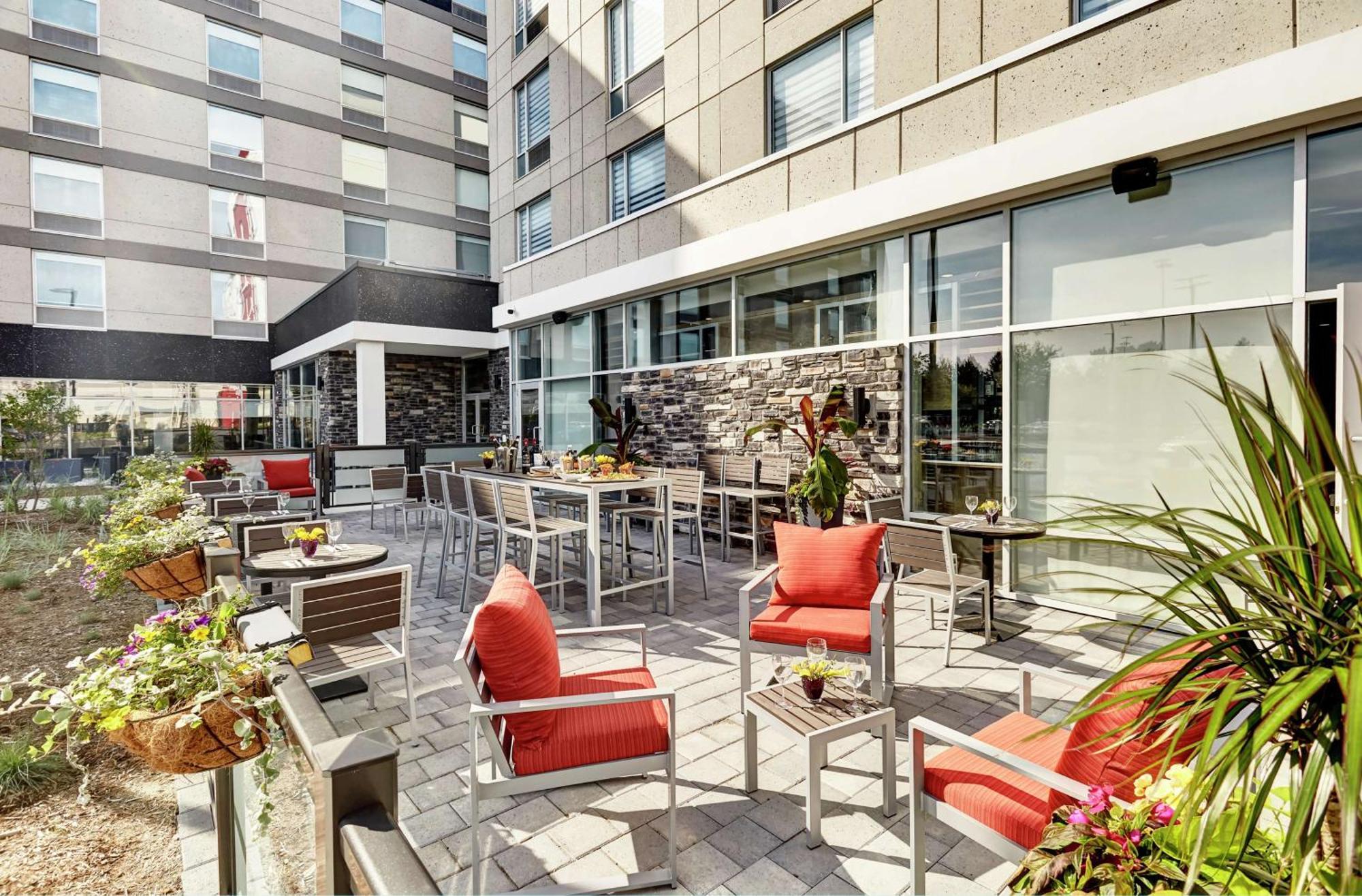 Hilton Garden Inn Toronto/Brampton West, Ontario, Canada מראה חיצוני תמונה